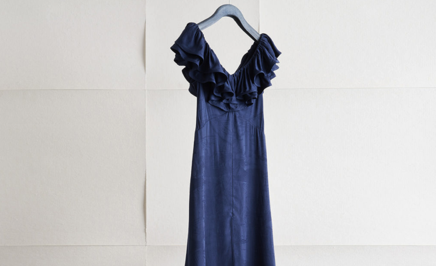 H&M Conscious Koleksiyonunda Renewcell Circulose'un kullanıldığı bir elbise.