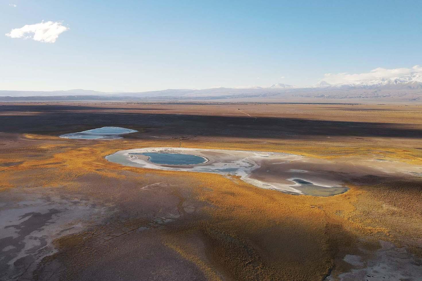 Image of a large lake on a desert landscape