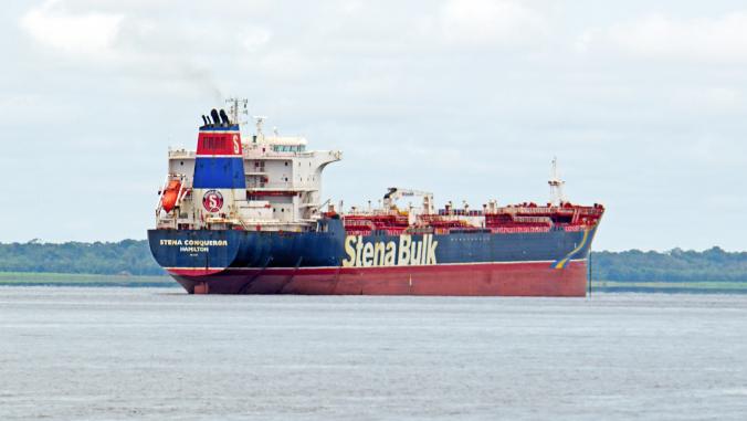 Stena Conqueror is a Oil/Chemical Tanker